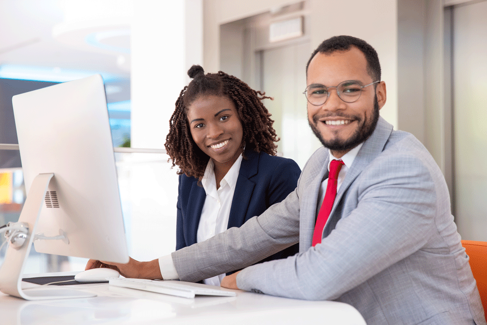 https://49511532.fs1.hubspotusercontent-na1.net/hubfs/49511532/2cheerful-business-people-using-desktop-computer.gif
